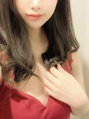 新田 かれん