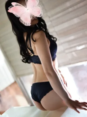 華奈まりあ