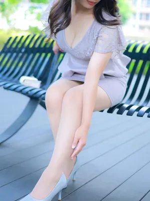 入佐 美麗