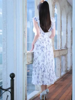 新人・莉々(リリ)