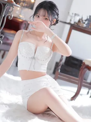 朝比奈やえ