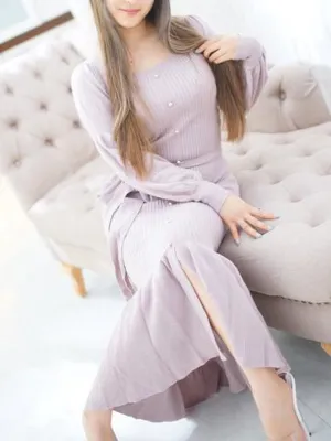 芦名メイ