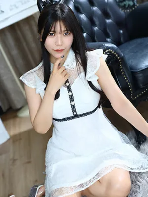 優雅な美乳美女新人