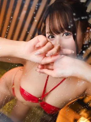 芹沢もも