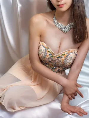 本上 麻莉子