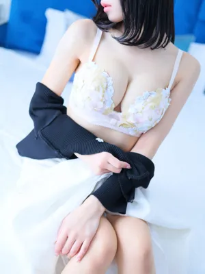 新人・李心(りこ)