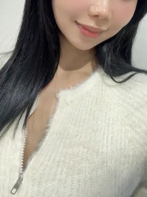 西坂まりな