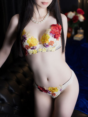 一条 秋那/