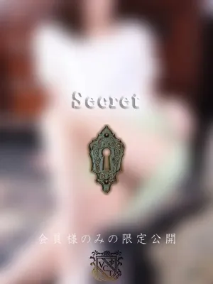 乙白 芽衣