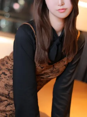 観音 凪子