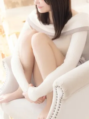 和夏 茜