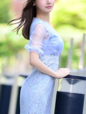 壇 芹那/