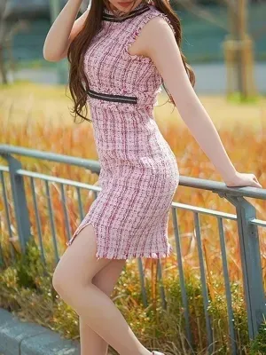 安達 桃香