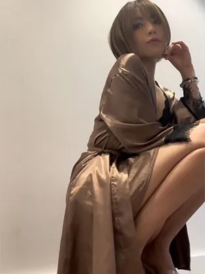 美人痴女AV界の神様
