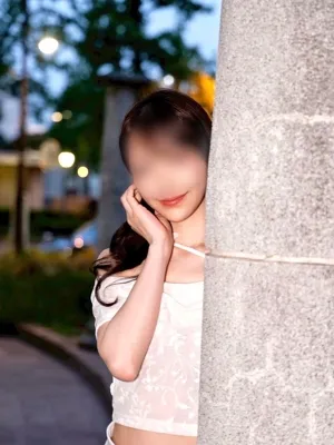 叶 めろ