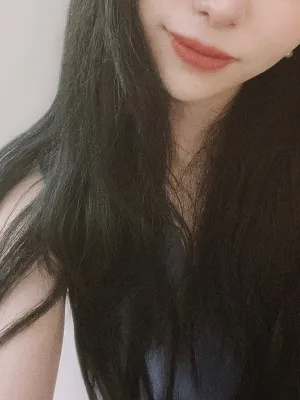 納谷 朱音