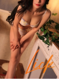 【白衣の奥の甘美な誘惑】