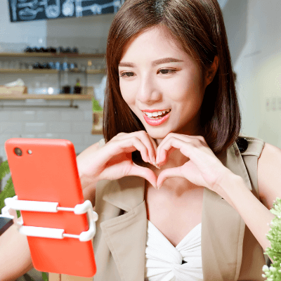スマホひとつで高収入？チャットレディと風俗嬢、稼ぎやすいのはどっち？